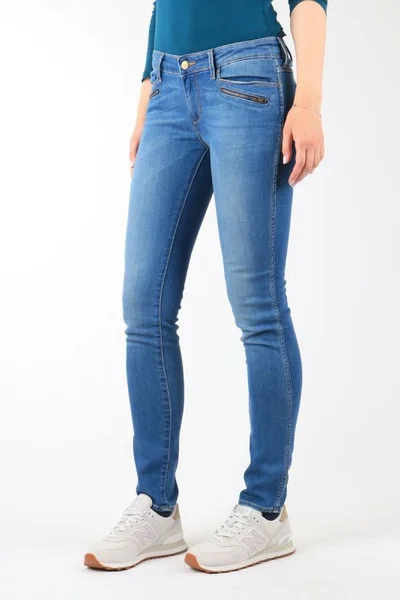 Modré dámské džíny skinny Wrangler Courtney Skinny Jeans W23SJJ58V