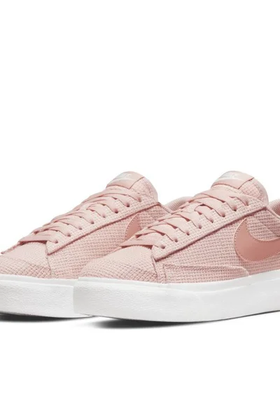 Dámské sportovní boty Nike Blazer Low Platform