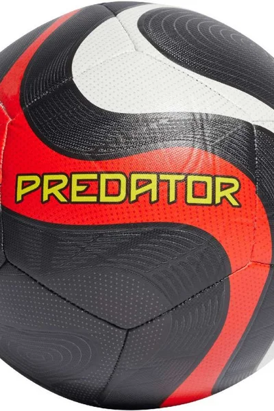 Fotbalový míč adidas Predator pro trénink v přírodě