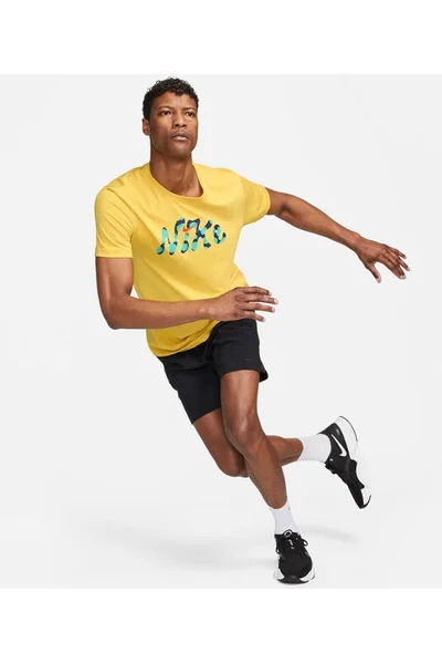 Suché funkční tričko Nike Dri-FIT žluté s logem Swoosh
