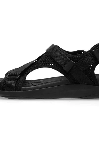 Letní černé dámské sandály s prodyšným svrškem od 4F