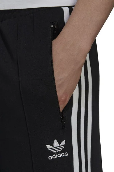 Černé pánské kalhoty Adidas adicolor Classics Beckenbauer Primeblue M H09115