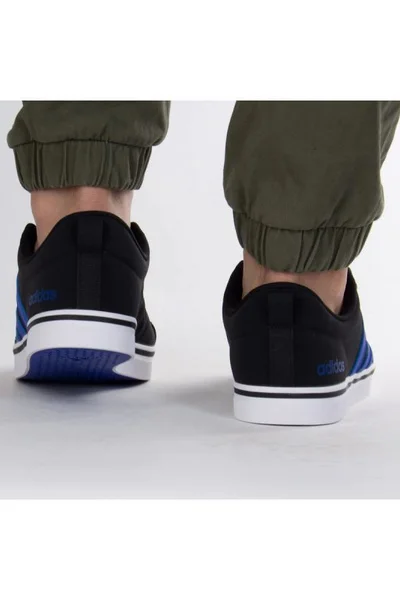 Sportovní boty Pace pro pány od Adidasu