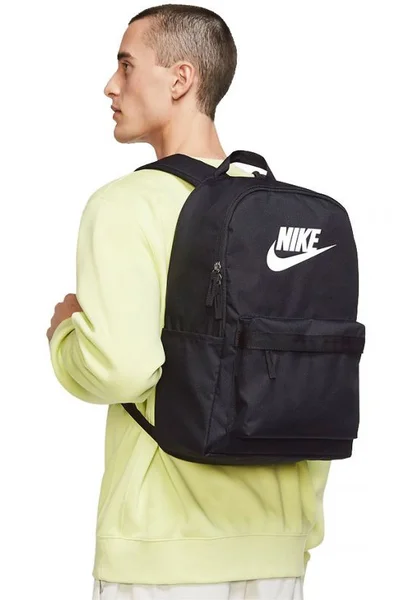 Batoh na notebook Nike Heritage – černý