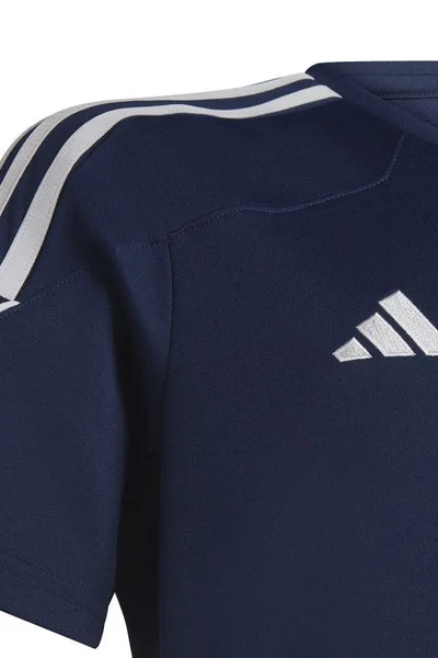 Dětský fotbalový dres s technologií Aeroready od Adidas