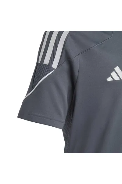 Dětský fotbalový dres s technologií Aeroready od Adidas