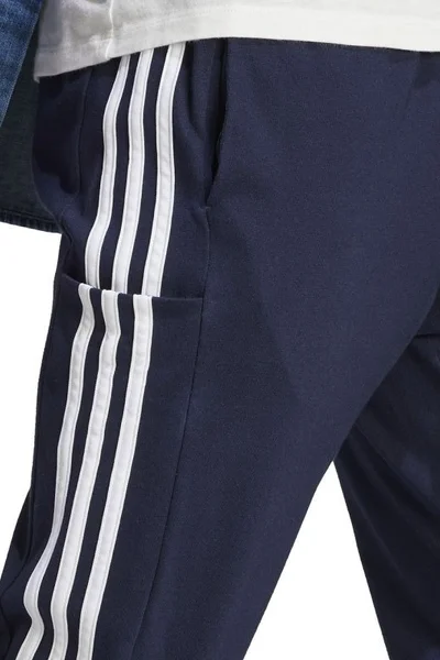 Kalhoty adidas Essentials s pruhy a otevřeným lemem