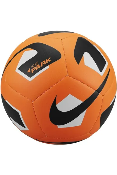 Fotbalový míč Nike Park Team - pro rekreační hry na trávě