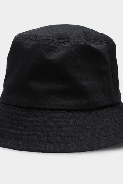 Černý klobouk 4F