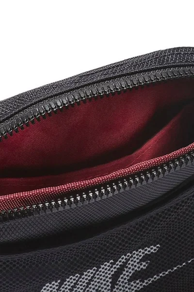 Černá kabelka Nike pro drobné předměty s nastavitelným popruhem