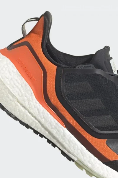 Adidas Běžecké boty s GORE-TEX a BOOST technologií