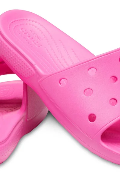 Neonové růžové dětské pantofle - Crocs
