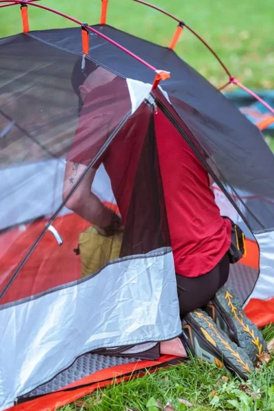 Stan Elbrus Duo s hliníkovým rámem a dvěma vchody