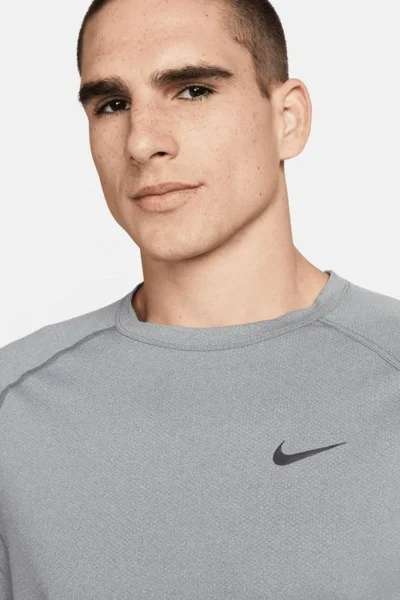 Chladivé tričko s technologií Ready pro pány - Nike