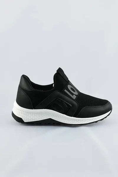 Černé sportovní slip-on boty s prodlouženou špičkou od COLIRES