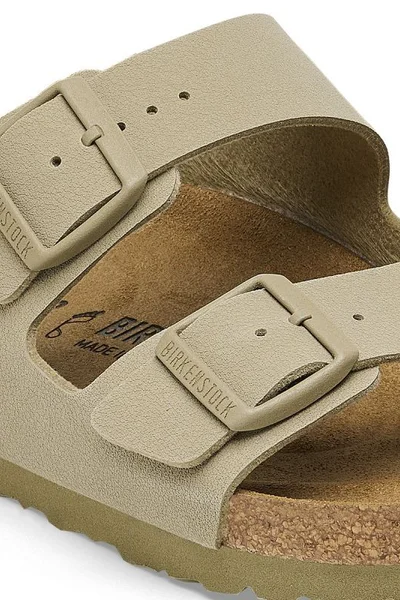 Žabky Birkenstock Arizona s nastavitelnými kovovými přezkami