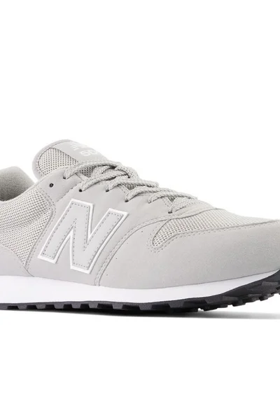 New Balance ikonické tenisky pro každodenní nošení