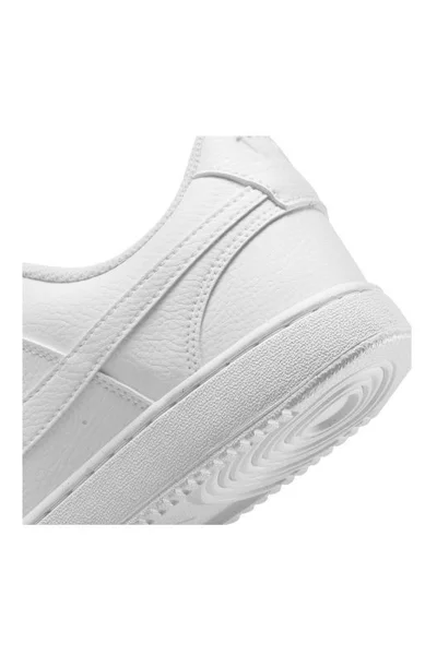 Tenisky Nike Court Vision Low bílé - zimní kolekce