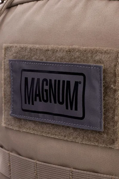 Batoh Magnum Guardian 25L s Molle a H2O výstupem