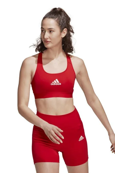 Červená sportovní podprsenka Adidas s technologií AEROREADY