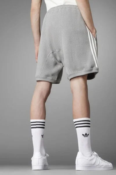 Šedé pánské šortky Adidas Originals Waffle M