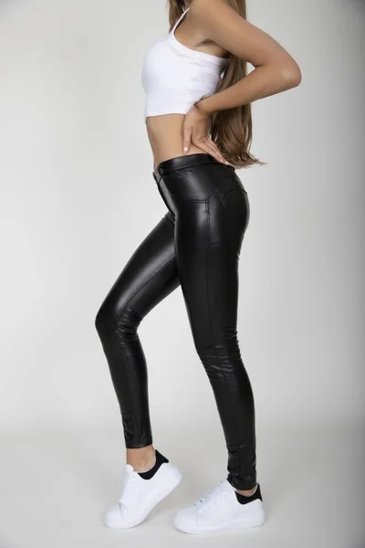 Kaštanové dámské koženkové kalhoty Gym Glamour Hugz Black Faux Leather Mid Waist
